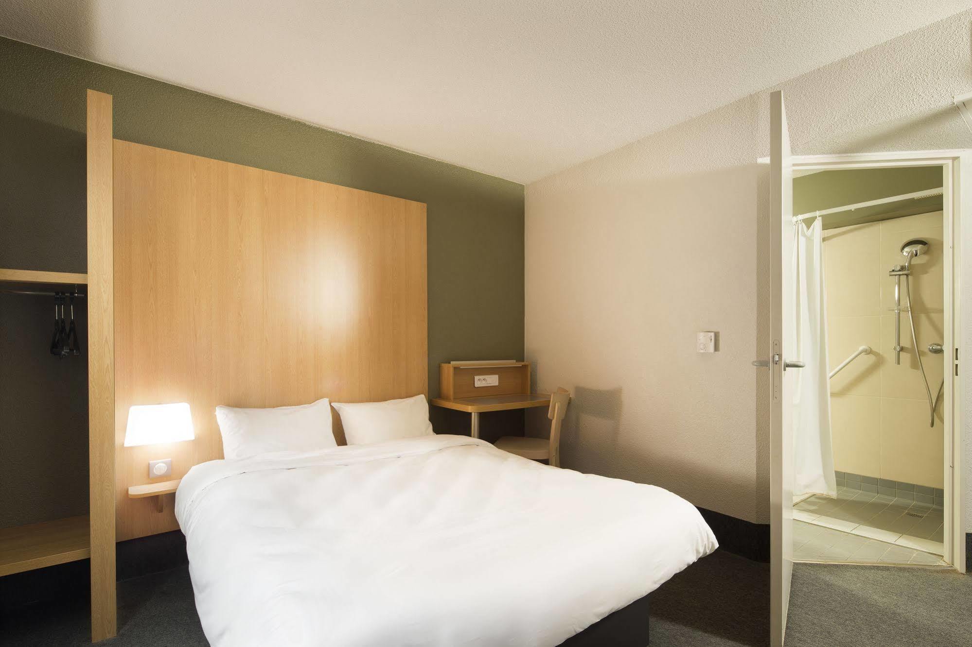 Montlhery Hotel