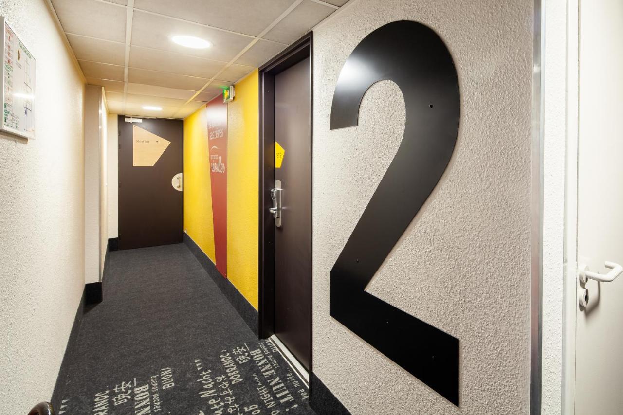 Hotel Montlhery 2*